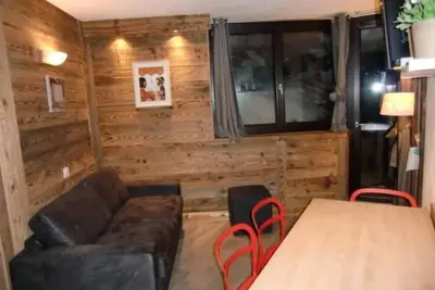 Image de Appartement rénové avec goût au pied des pistes et au centre de la station