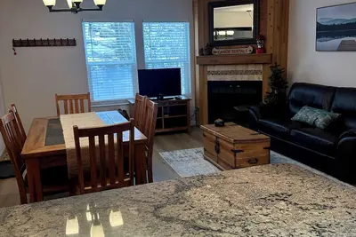 Image de Récemment rénové! Meilleure unité de Wolf Lodge! La saison de ski est arrivée! 2 chambres, 2 salles de bain