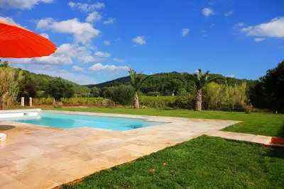 Image de Beautiful property with swimming pool and exceptional views
