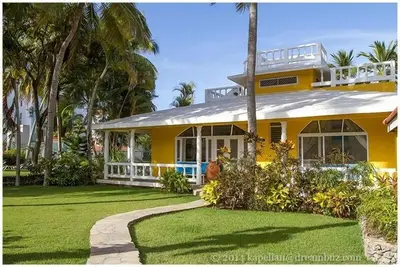 Image de Privé Gated Accueil (Ocean Side) de courte promenade à la plage!