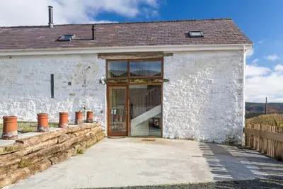 Image de Merlin Cottages: 4 * Merlin Grange, salle de jeux, à proximité Activités en plein air
