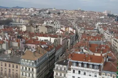 Image de Croix Rousse Centre  \/ Joli Duplex Vue Sur Jardin I \/ Mmeuble Cannut 19 ém
