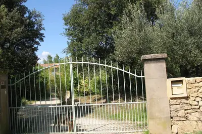 Image de Mas Blauvac avec piscine, Entre Uzes et le  Pont du Gard