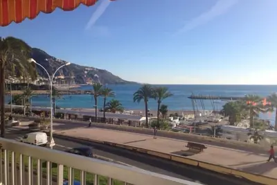 Image de Appartement spacieux en bord de mer avec vue imprenable