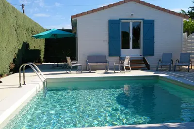 Image de Maison Type Chalet 1 Ch Avec Sa Piscine Privee (Non Partagee)