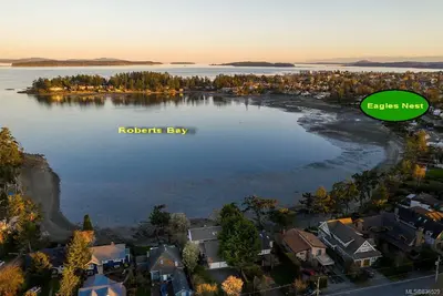Image de Sidney Beachfront sur Roberts Bay près de Victoria B. C.
