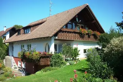 Image de Bel appartement confortable dans un endroit calme près du lac de baignade naturel