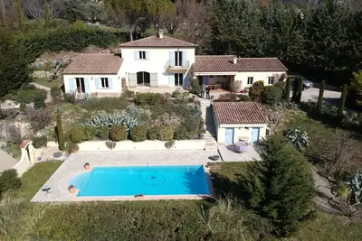 Villa provençale avec superbe vue sur collines et vallée de Fayence