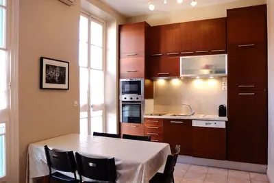 Image de Appartment spacieux 400m mer et proximité centre ville, Wifi