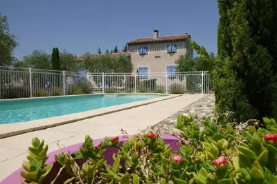 Image de \"Au pied du Luberon\"