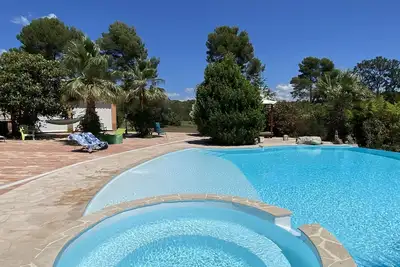 Image de Maison en Provence : rare propriété viticole 12 ha, piscine privée, clôturée