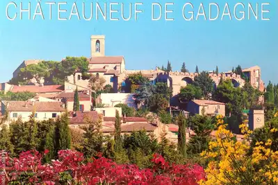 Image de A 200 mètres du cœur du village, App 55 M² WiFi Dans Résid cour fermée, au calme