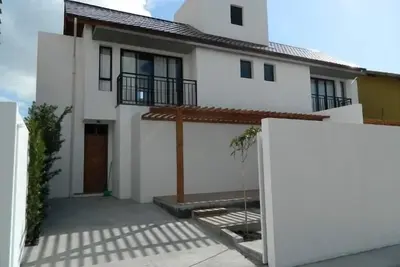 Image de Bon niveau d'Aptos, nouvellement construit dans un quartier calme et à proximité de la région de la mer.