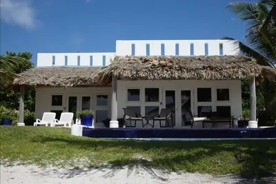 Image de Maison de luxe contemporaine en front de plage