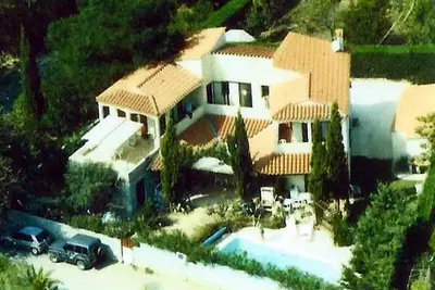 Image de Appartement dans villa de caractère, avec piscine, peut accueillir 4 personnes