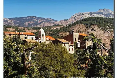 Image de Maison chaleureuse située dans un village traditionnel corse
