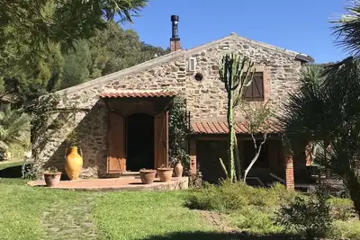 Image de Villa historique entouré d'oliviers: • WiFi • Ac • grand jardin • Vue • veranda • Bbq