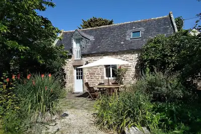 Image de tarif en baisse Mai/ Juin 2025 Gîte bord de mer. Plage a pied.