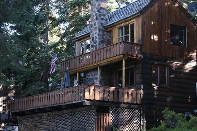 Image de Amazing Tahoe Cabin - À quelques pas de la plage de sable