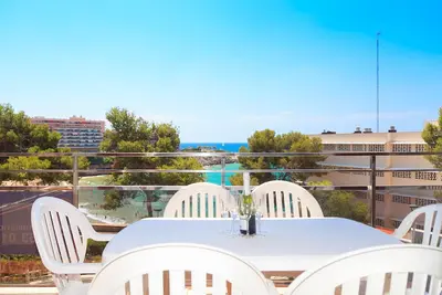 Appartement bord de mer avec piscine et Parking · Uhc Marina Mar