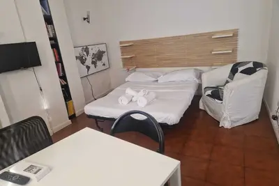 Image de Studio romantique au coeur de la vieille ville! Renouvelé et entièrement équipé!