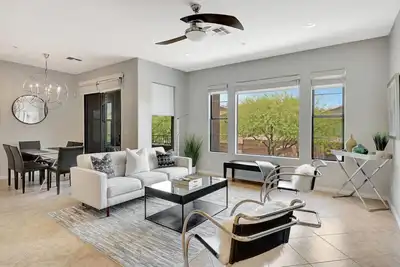Retraite moderne et mise à jour et luxueuse à McDowell Mtn Ranch