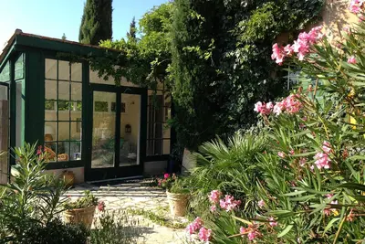 Image de Ferme de l'aile est de la Provence, Paradou près de St Rémy de Provence