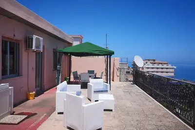 Image de Penthouse-Suite avec solarium privé près de Taormina