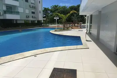 Image de Nous avons 2 appartements dans la même copropriété avec piscine en plein air centrinho Fpolis Anglais