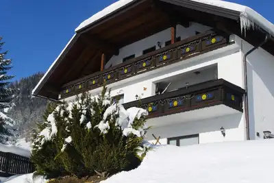 Image de Hébergement très spacieux avec balcon privé plein sud et vue sur la montagne