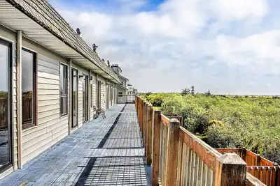 Image de Sur Beyond Condo à Ocean Surf Condo # 206