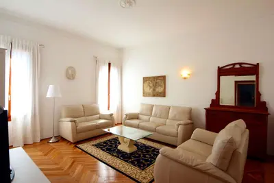 Luxueux appartement de 200 mètres carrés avec jacuzzi