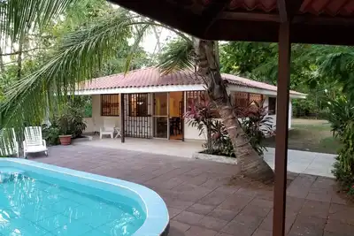 Image de Maison en bord de mer! Playa Bandera, Parrita, Costa Rica - Wifi gratuit. Essayez de surfer!