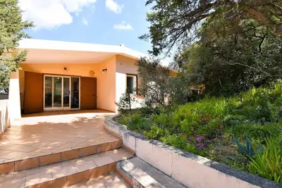 Image de villa avec vue sur la mer dans la résidence (Rena Majore)