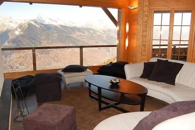 Image de Fabuleux chalet penthouse de luxe de 220 m² avec une vue spectaculaire sur le Valais