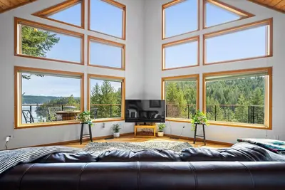 Image de Cabine Grand Vue | Cabane Cave Bay avec débarcadère privé et parc de plage communautaire