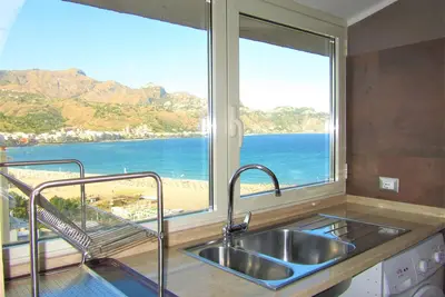 Bord de mer Superioir 1 chambre Appartement avec d'excellentes vues, Wifi et Parking