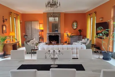 Image de Magnifique maison de 5 chambres avec piscine privée.