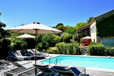 Image de Une belle maison de vacances adaptée aux enfants avec une piscine chauffée dans le Languedoc