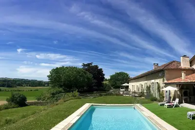 Image de Avec piscine privée dans un endroit magnifique à la campagne, peut accueillir jusqu'à 10 personnes