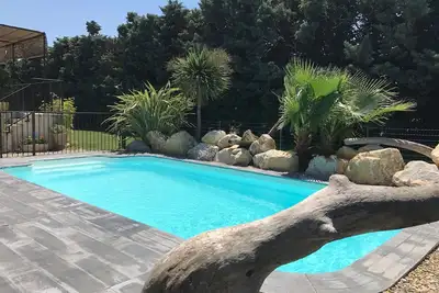 Image de Villa au calme, Climatisée, Piscine chauffée, Sauna, entre Saint Rémy & Avignon. 4*