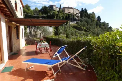 Image de Belle maison et confortable avec une vue imprenable sur la côte, climatisation.