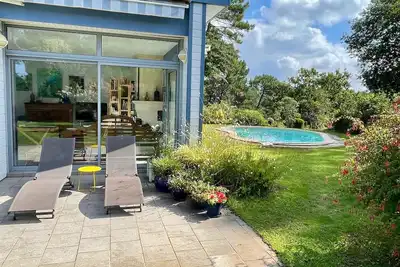 Image de Belle maison avec piscine et jardin idyllique au calme - relaxation garantie