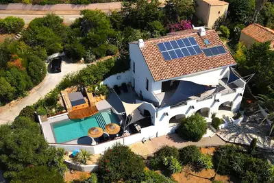 Image de Villa d'architecte, vue mer exceptionnelle, piscine, jacuzzi à 2 pas de la plage