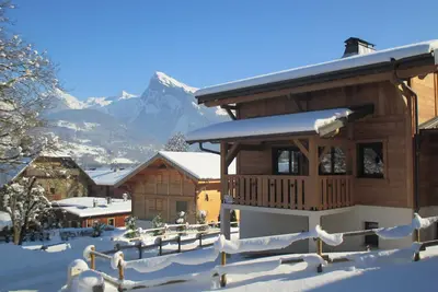 Image de Chalet 8/10 *** situé centre village à 200m de la télécabine et pistes