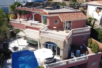 Image de Villa De Luxe Magnifiquement DÉCORÉE vue mer et château 9 couchages