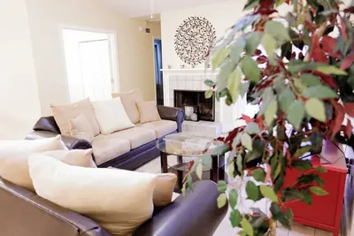 Image de Tallahassee Gem: Comfy, Cozy & Convenient