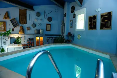 Image de Gites de charme, Piscine chauffée privée  et solarium intérieur, extérieur privé