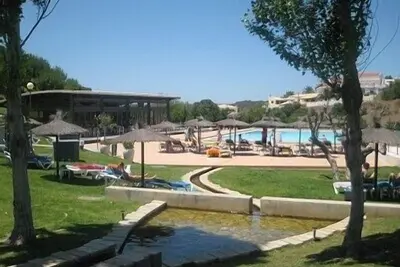 Image de Appartement de 3 chambres avec vue sur la piscine