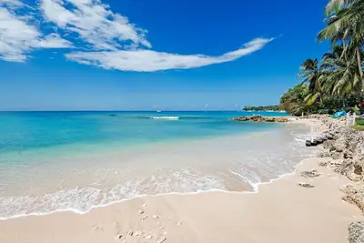Image de Maison Reeds sur Reeds Bay. Sur la mer avec une vue magnifique sur la mer depuis chaque chambre.
